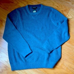 Men’s gray sweater